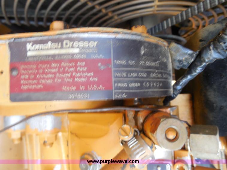 image for item H9806 1992 Dresser 850 articulated motor grader