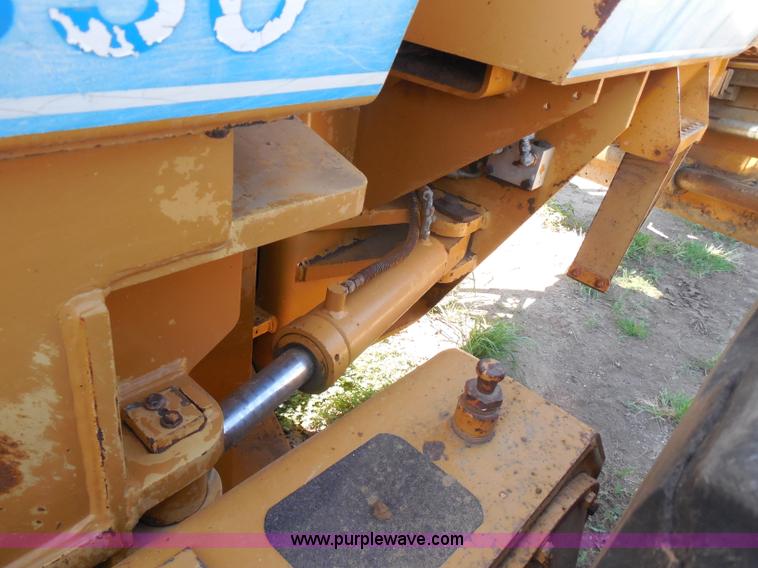 image for item H9806 1992 Dresser 850 articulated motor grader