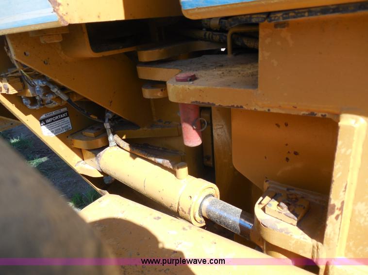 image for item H9806 1992 Dresser 850 articulated motor grader