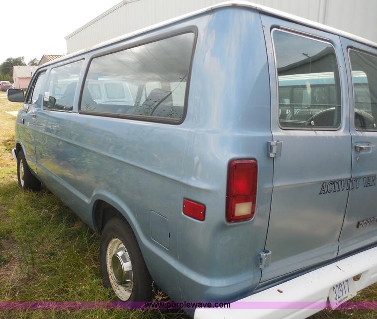 image for item I1361 1989 Dodge Ram Wagon 250 van
