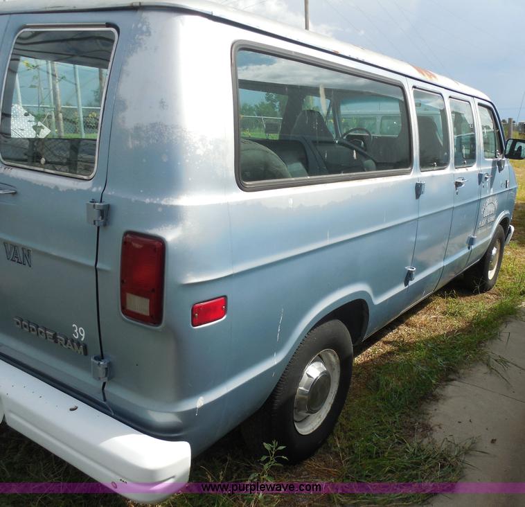 image for item I1361 1989 Dodge Ram Wagon 250 van