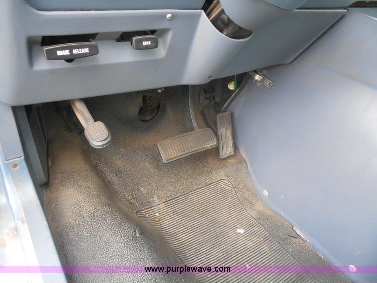 image for item I1361 1989 Dodge Ram Wagon 250 van