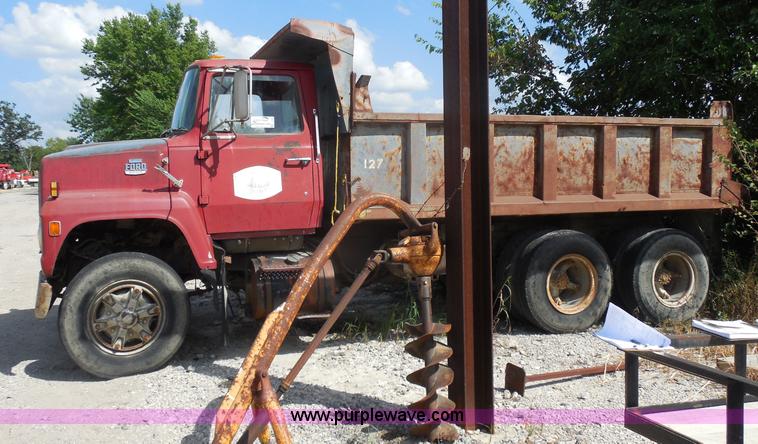 image for item I1498 1980 Ford 8000 dump truck