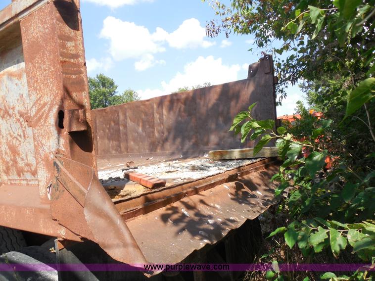 image for item I1498 1980 Ford 8000 dump truck