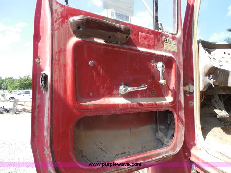 image for item I1498 1980 Ford 8000 dump truck