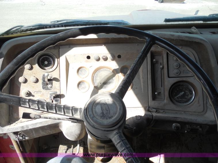 image for item I1498 1980 Ford 8000 dump truck