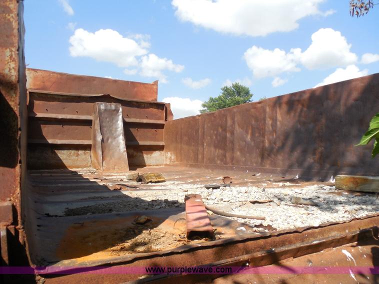 image for item I1498 1980 Ford 8000 dump truck