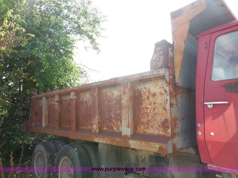 image for item I1498 1980 Ford 8000 dump truck