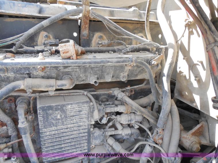 image for item I1499 1993 International 9400 dump truck