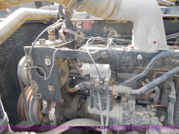 image for item I1499 1993 International 9400 dump truck