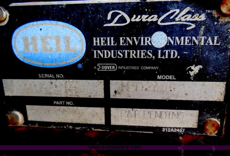 image for item I1499 1993 International 9400 dump truck