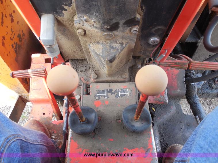 image for item I1500 1983 John Deere 2640 tractor