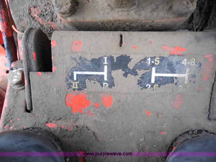 image for item I1500 1983 John Deere 2640 tractor