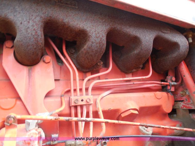 image for item I1500 1983 John Deere 2640 tractor