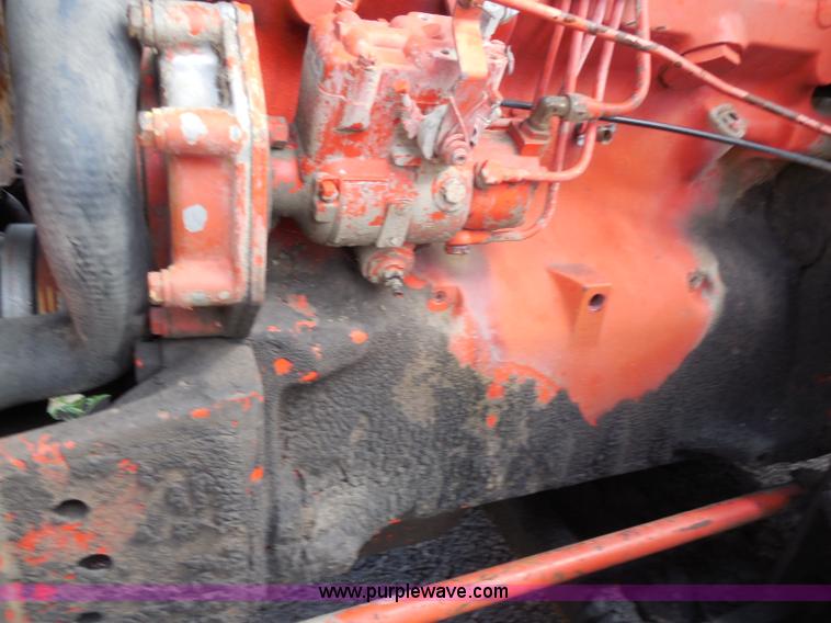 image for item I1500 1983 John Deere 2640 tractor