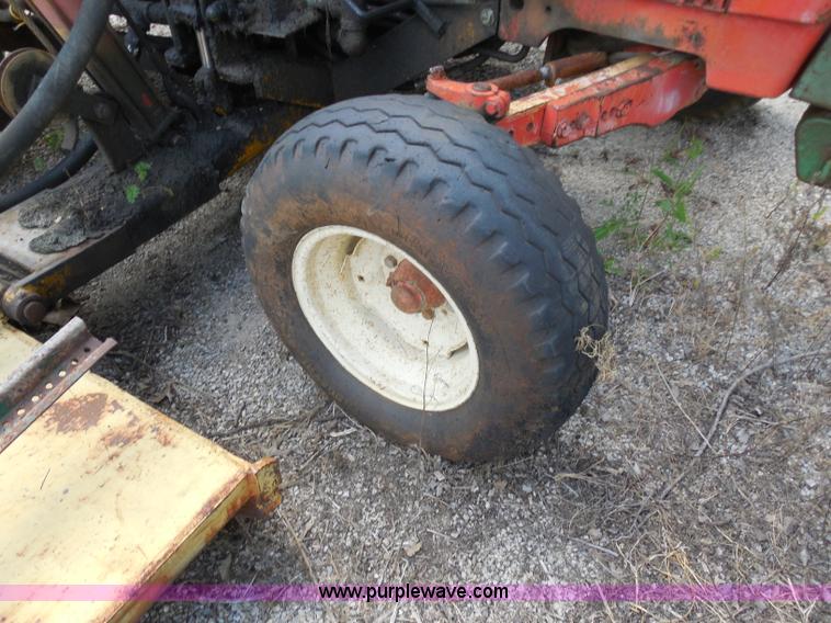 image for item I1500 1983 John Deere 2640 tractor