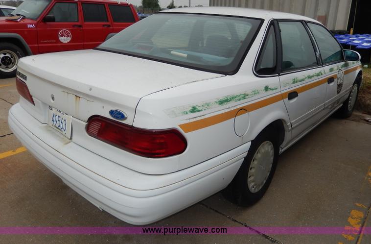 image for item I4276 1993 Ford Taurus GL