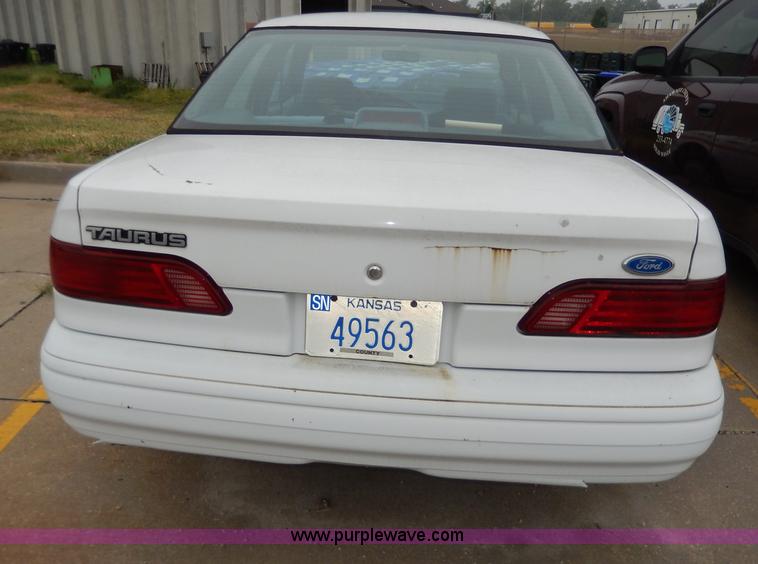 image for item I4276 1993 Ford Taurus GL