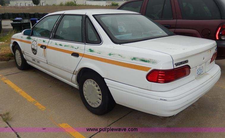 image for item I4276 1993 Ford Taurus GL