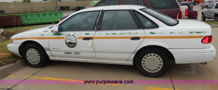 image for item I4276 1993 Ford Taurus GL