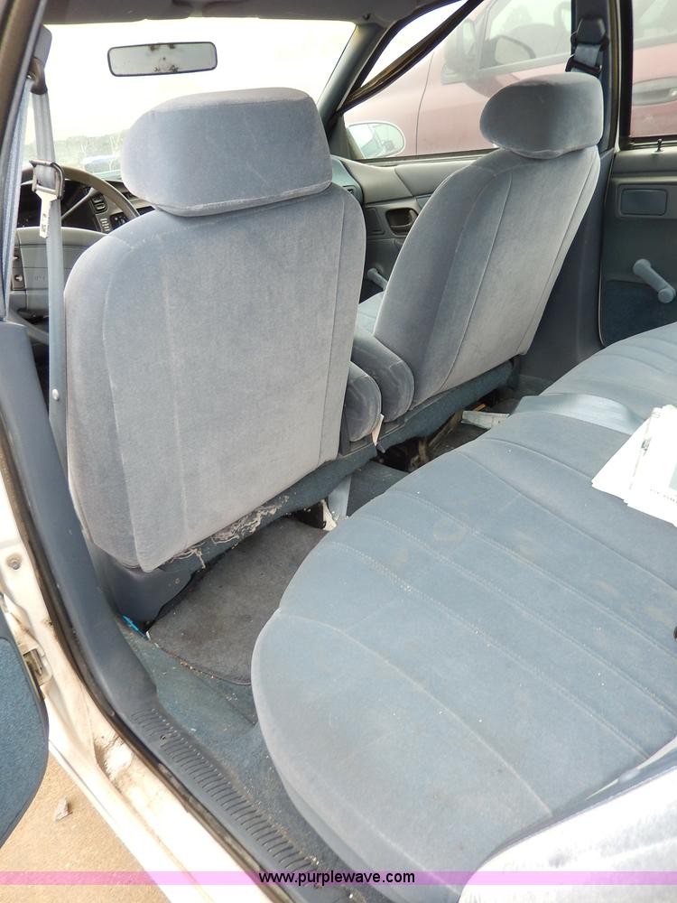 image for item I4276 1993 Ford Taurus GL