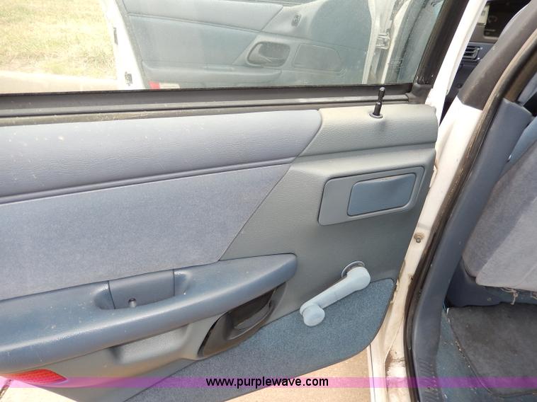 image for item I4276 1993 Ford Taurus GL