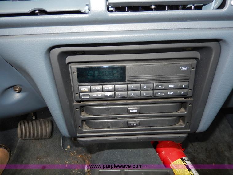 image for item I4276 1993 Ford Taurus GL