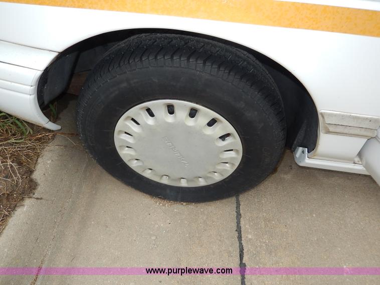 image for item I4276 1993 Ford Taurus GL