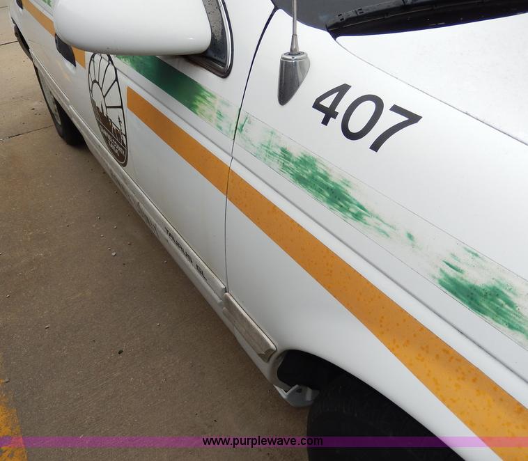 image for item I4276 1993 Ford Taurus GL