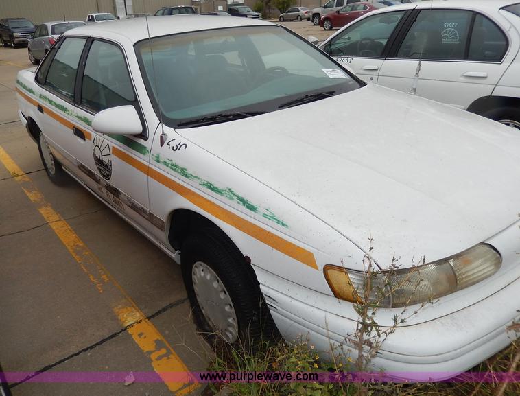 image for item I4280 1993 Ford Taurus GL