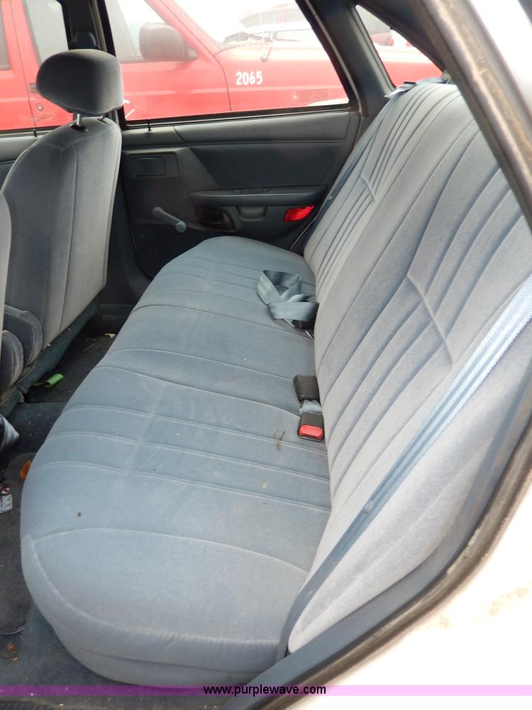 image for item I4280 1993 Ford Taurus GL