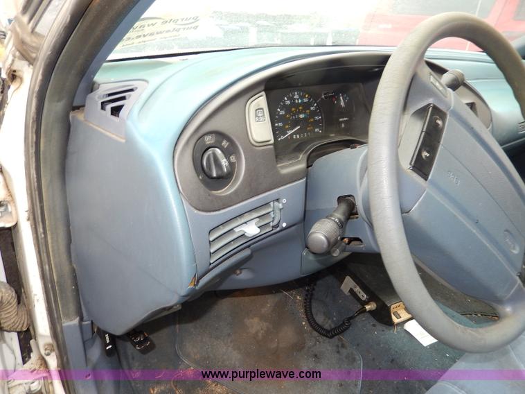 image for item I4280 1993 Ford Taurus GL