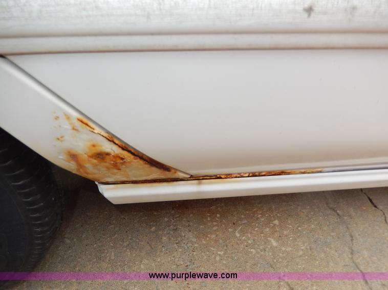 image for item I4280 1993 Ford Taurus GL