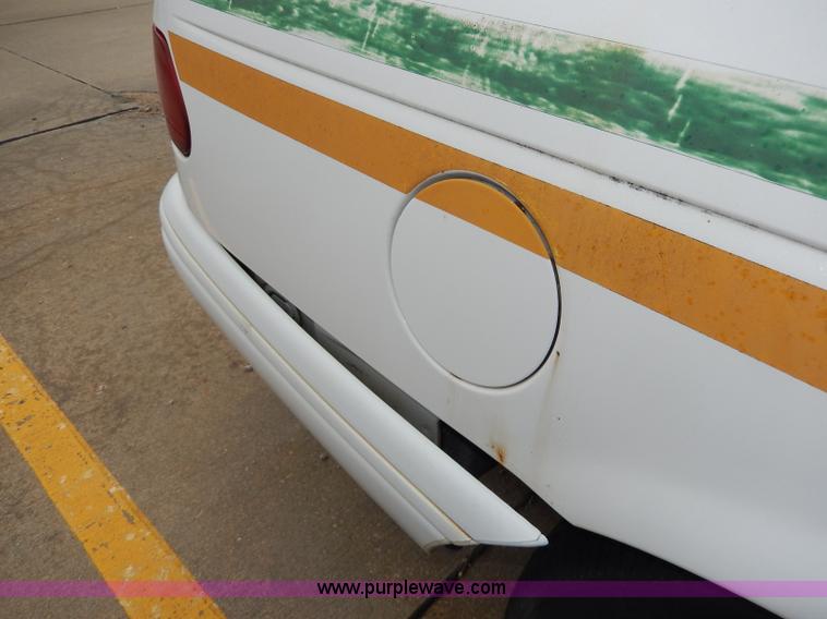 image for item I4280 1993 Ford Taurus GL