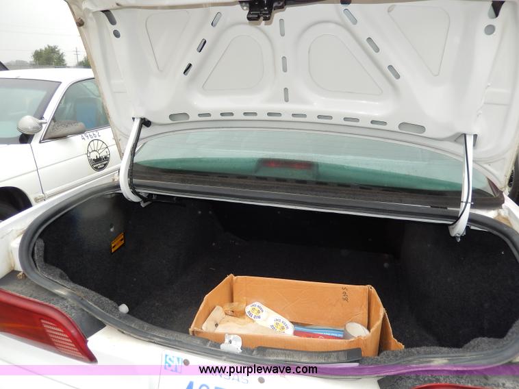 image for item I4280 1993 Ford Taurus GL