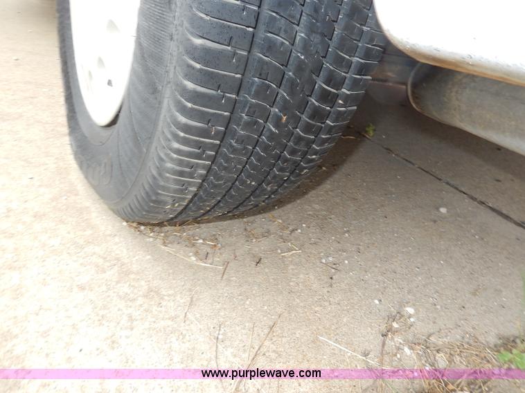 image for item I4280 1993 Ford Taurus GL