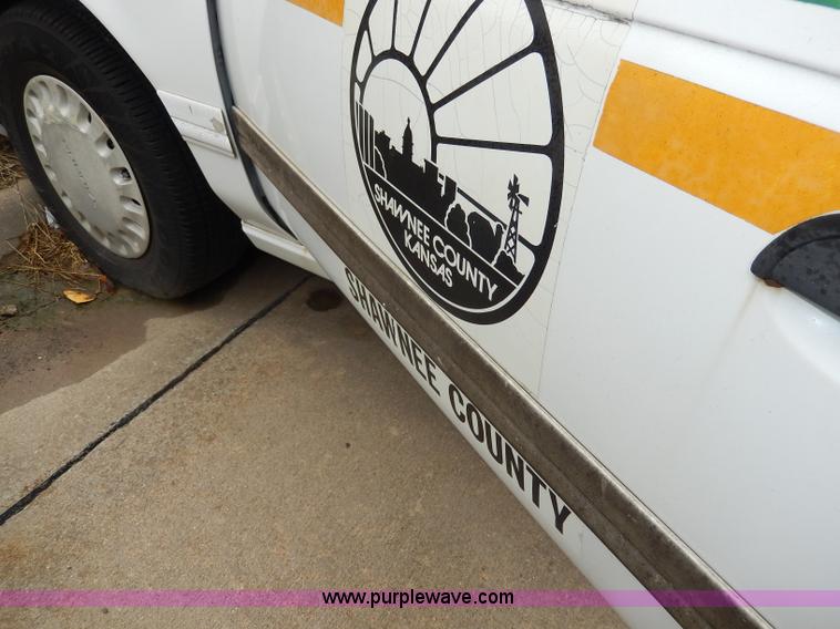 image for item I4280 1993 Ford Taurus GL