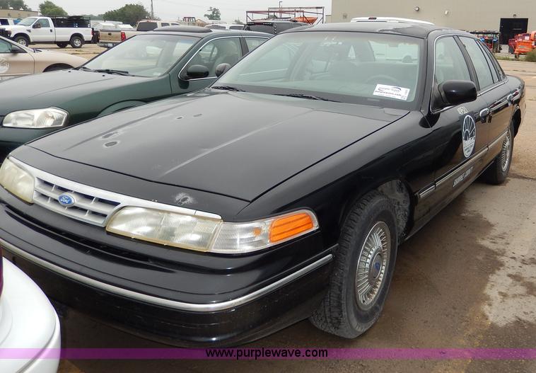 image for item I4281 1997 Ford Crown Victoria