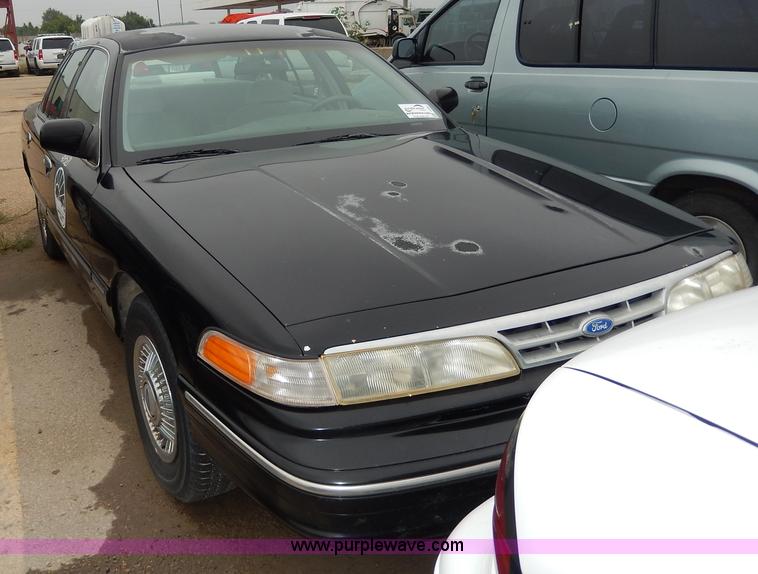 image for item I4281 1997 Ford Crown Victoria