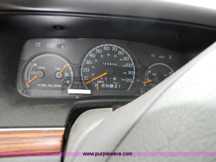 image for item I4281 1997 Ford Crown Victoria