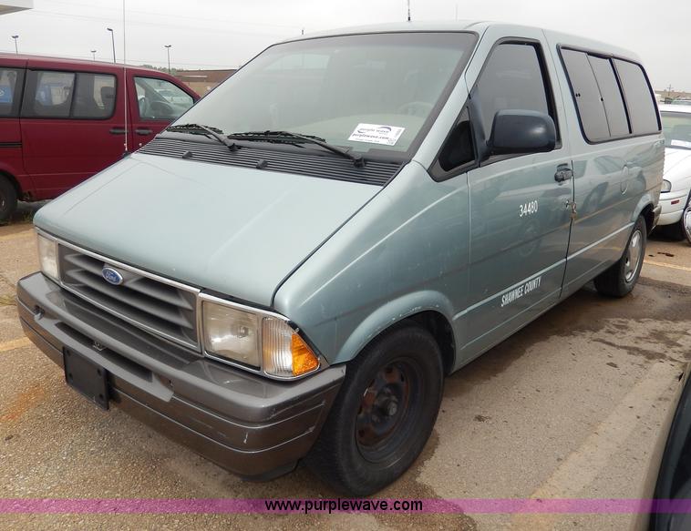 image for item I4282 1996 Ford Aerostar XLT van