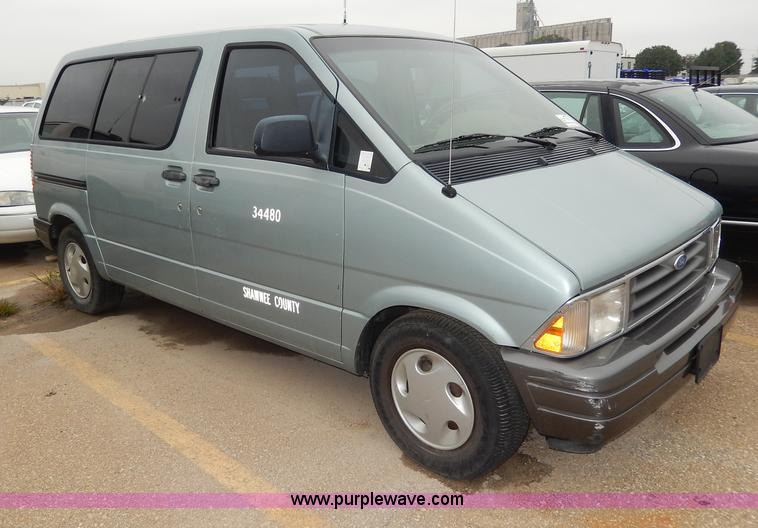 image for item I4282 1996 Ford Aerostar XLT van