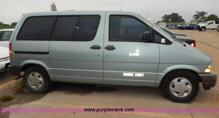 image for item I4282 1996 Ford Aerostar XLT van