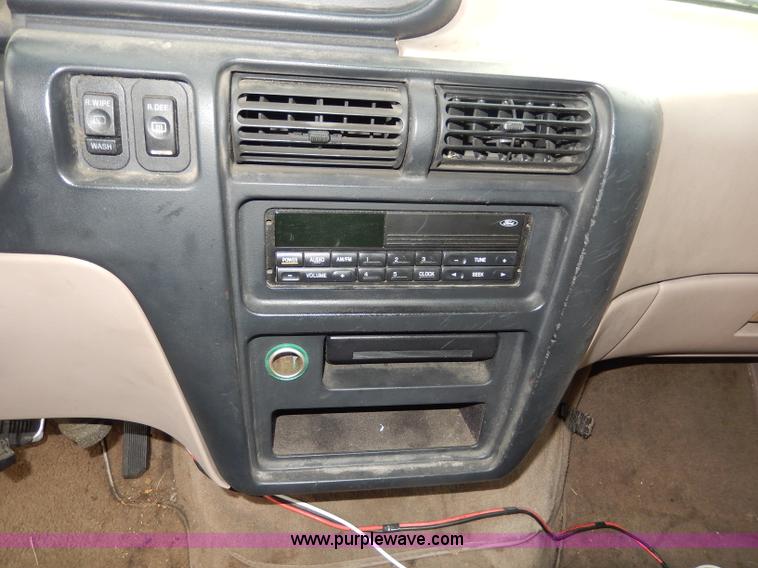 image for item I4282 1996 Ford Aerostar XLT van