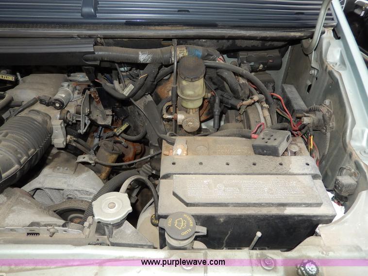 image for item I4282 1996 Ford Aerostar XLT van