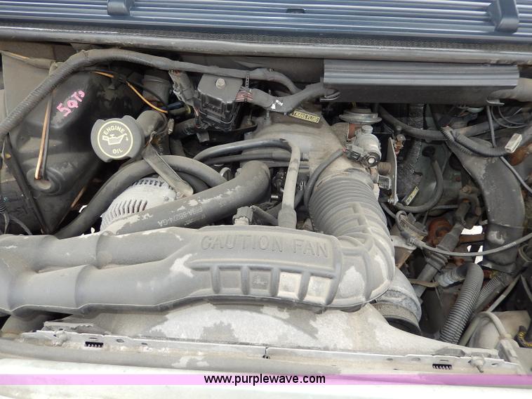 image for item I4282 1996 Ford Aerostar XLT van