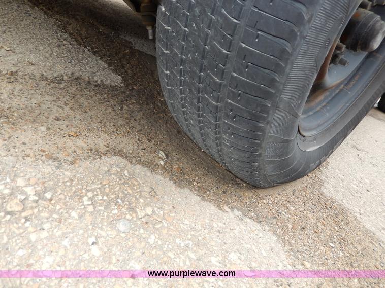 image for item I4282 1996 Ford Aerostar XLT van