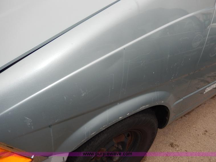 image for item I4282 1996 Ford Aerostar XLT van