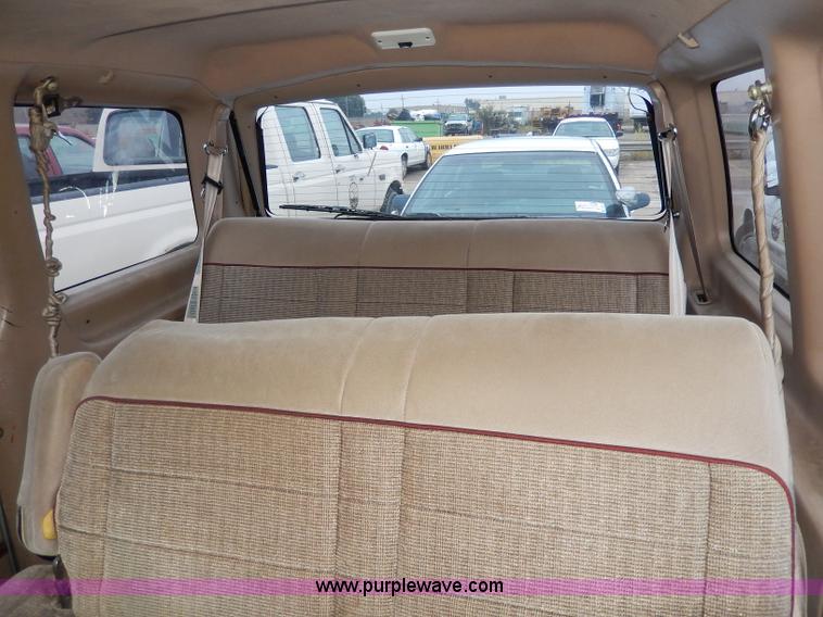 image for item I4282 1996 Ford Aerostar XLT van