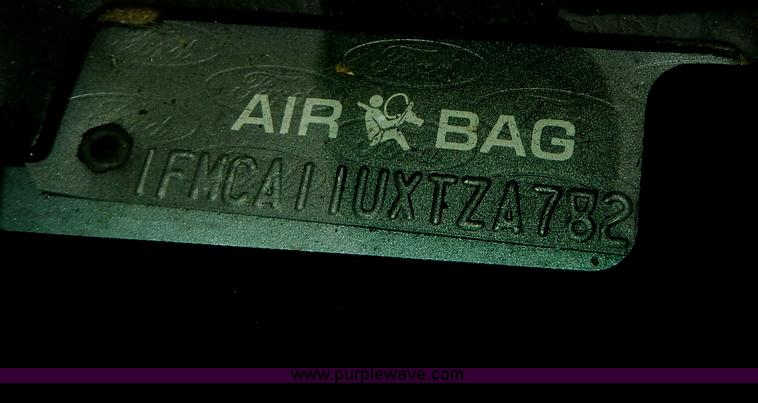 image for item I4282 1996 Ford Aerostar XLT van